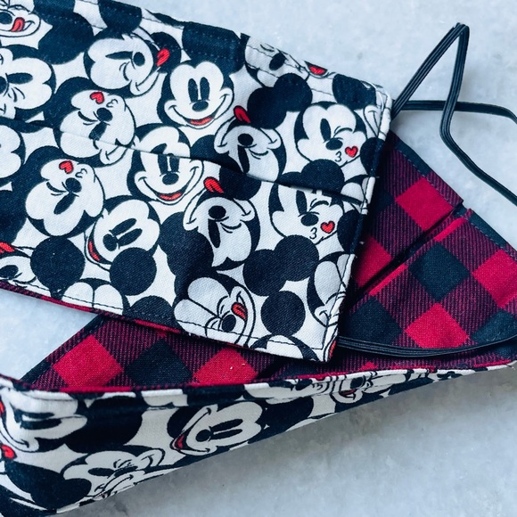 Disney Face Masks set of 4 Mickey and Minnie cloth masks - Picture 3 of 9